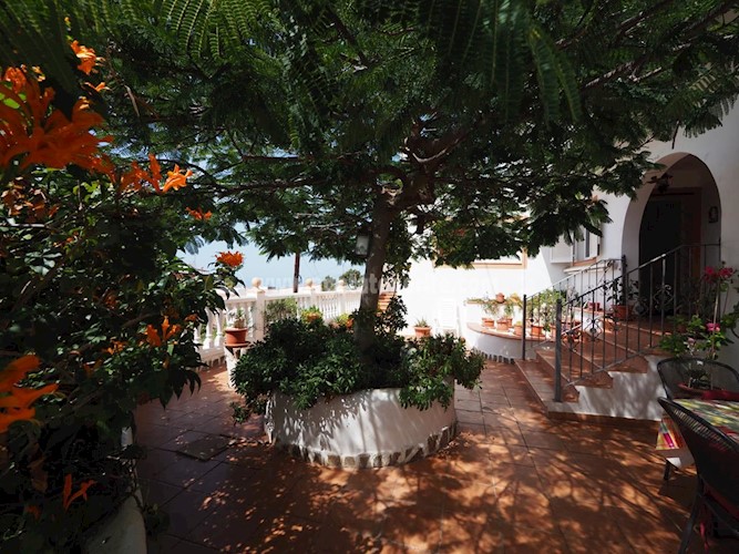 4 bed villa for sale in Las Moraditas