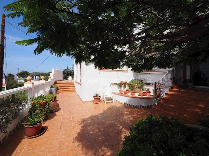 4 bed villa for sale in Las Moraditas