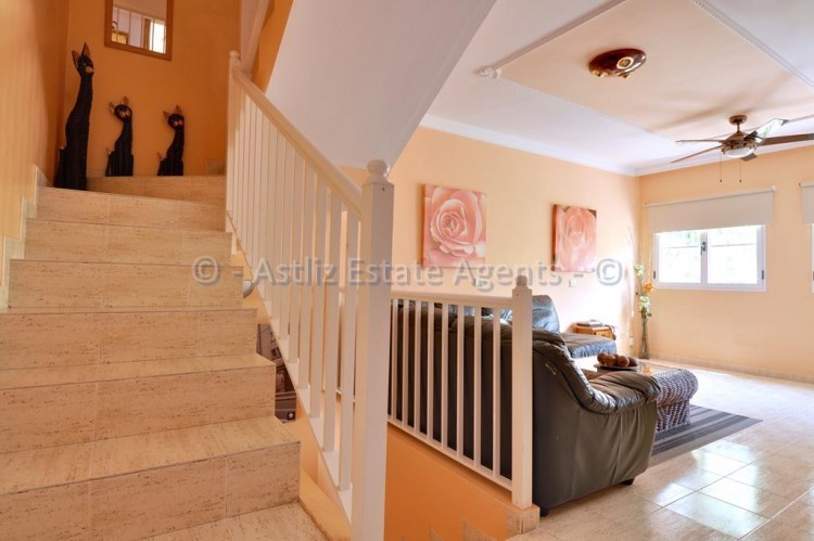 4 bed villa for sale in Piedra Hincada