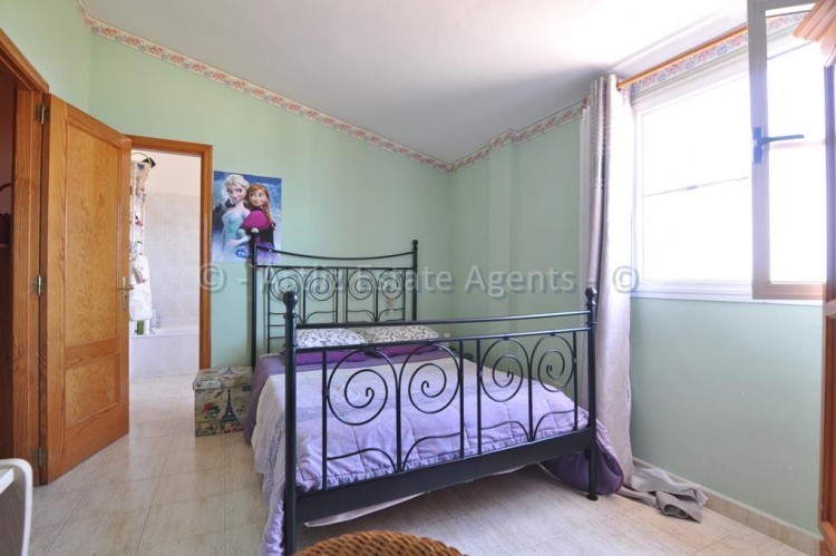 4 bed villa for sale in Piedra Hincada