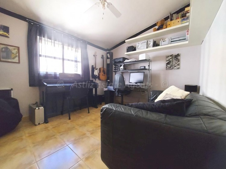 4 bed villa for sale in Piedra Hincada