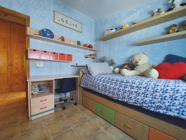 4 bed villa for sale in Piedra Hincada