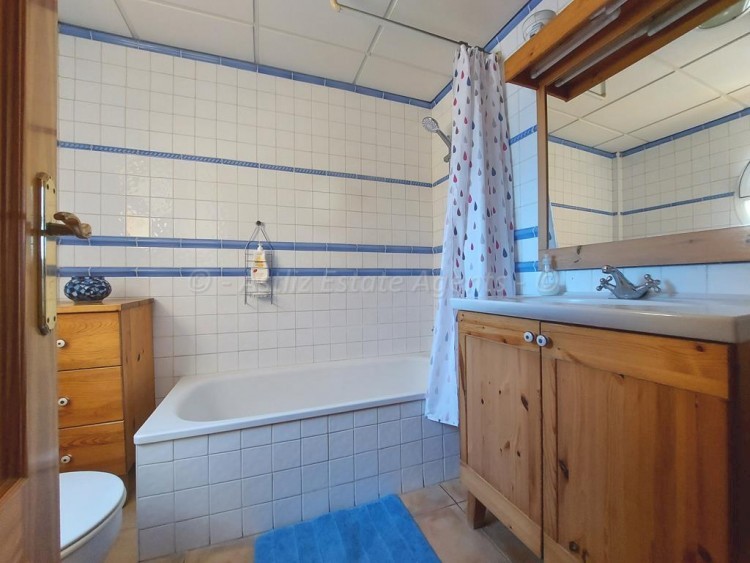 4 bed villa for sale in Piedra Hincada