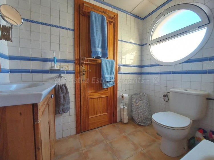 4 bed villa for sale in Piedra Hincada