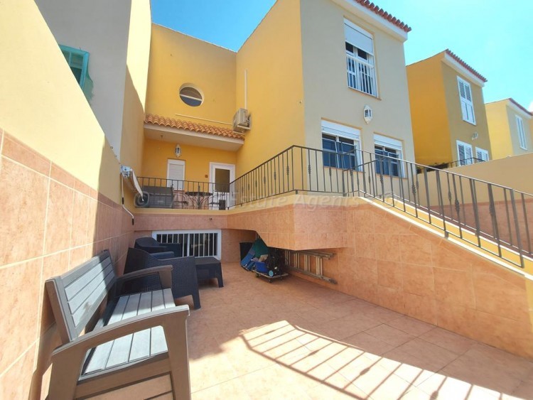 4 bed villa for sale in Piedra Hincada