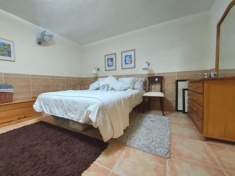 4 bed villa for sale in Piedra Hincada