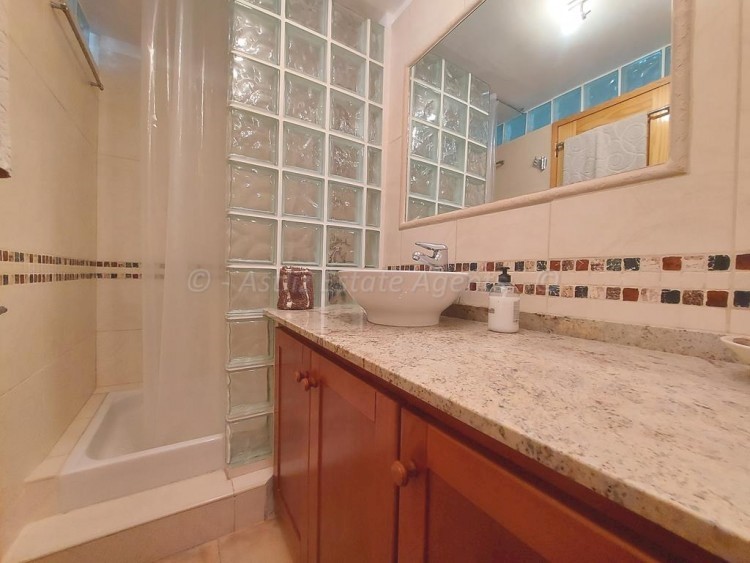 4 bed villa for sale in Piedra Hincada