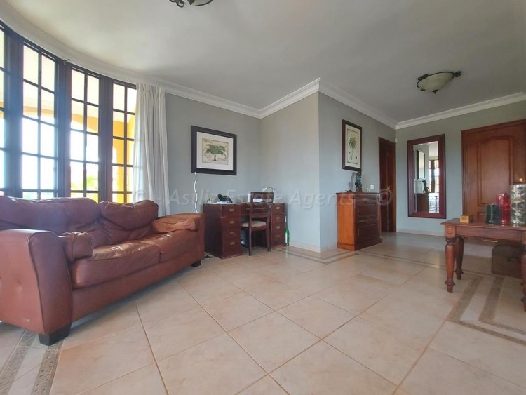 3 bed villa for sale in Callao Salvaje