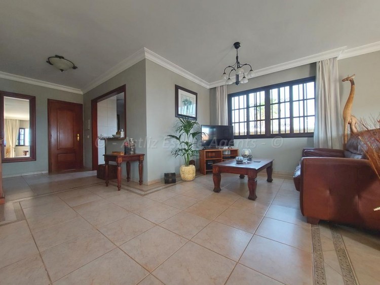 3 bed villa for sale in Callao Salvaje