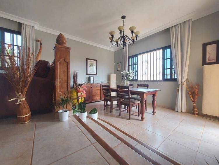 3 bed villa for sale in Callao Salvaje