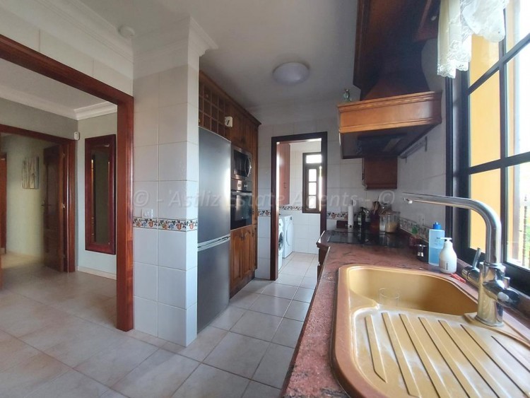 3 bed villa for sale in Callao Salvaje