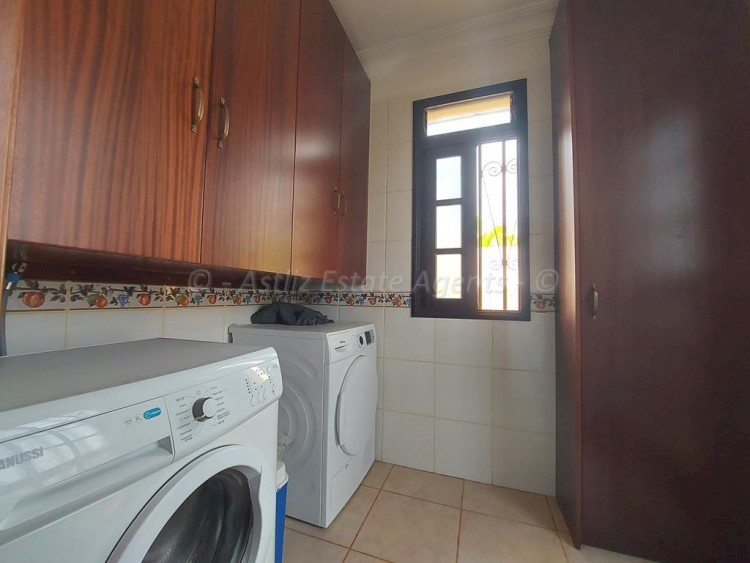 3 bed villa for sale in Callao Salvaje