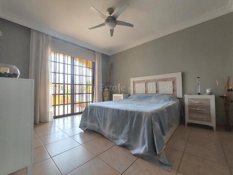 3 bed villa for sale in Callao Salvaje