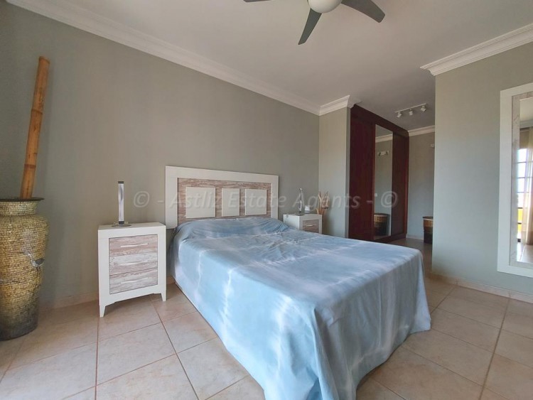 3 bed villa for sale in Callao Salvaje
