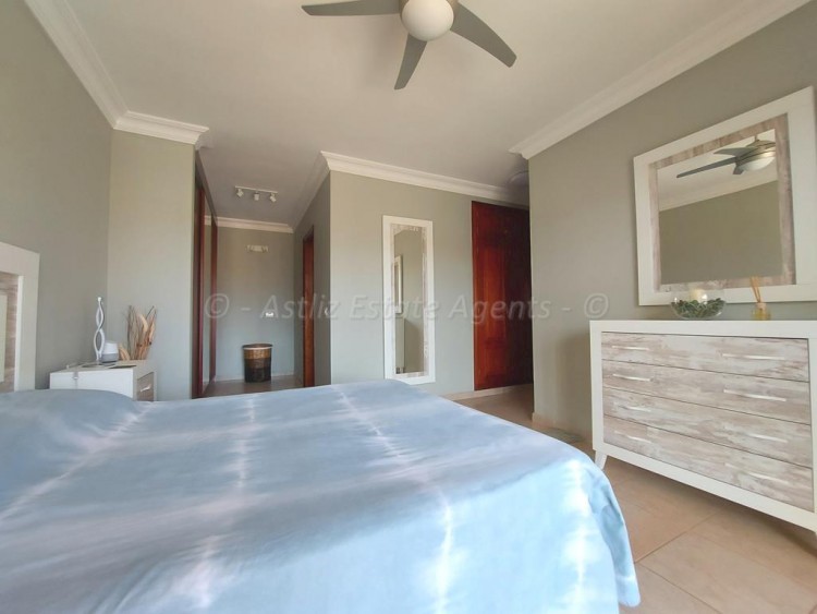 3 bed villa for sale in Callao Salvaje