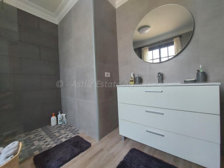 3 bed villa for sale in Callao Salvaje