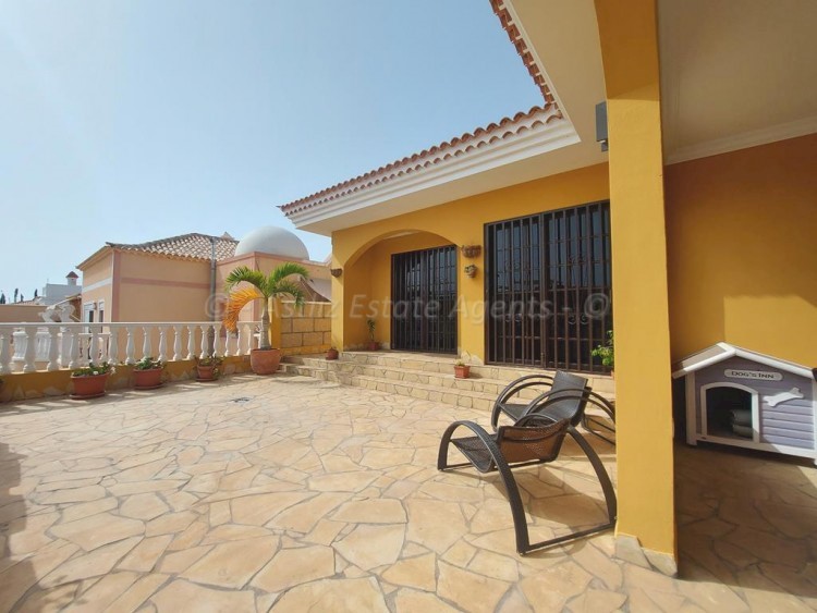 3 bed villa for sale in Callao Salvaje