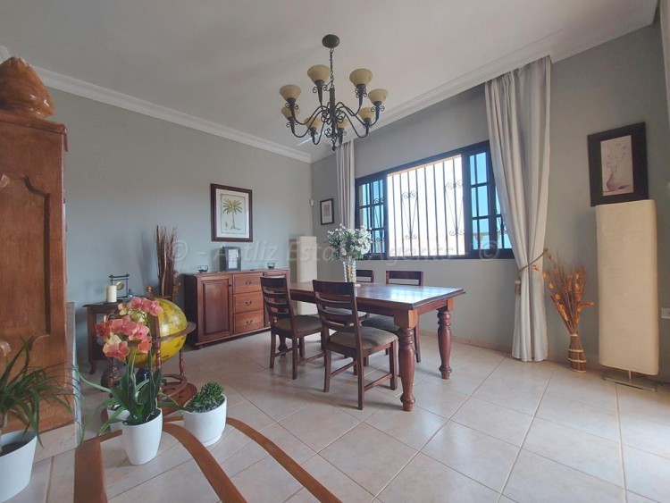 3 bed villa for sale in Callao Salvaje