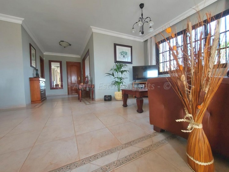 3 bed villa for sale in Callao Salvaje