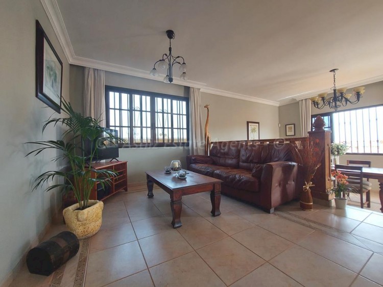 3 bed villa for sale in Callao Salvaje
