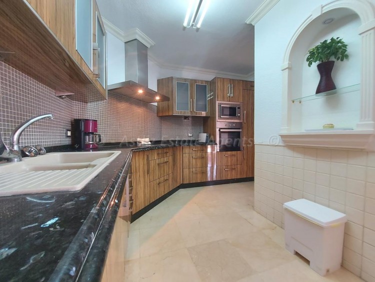 3 bed villa for sale in Club I, Los Gigantes