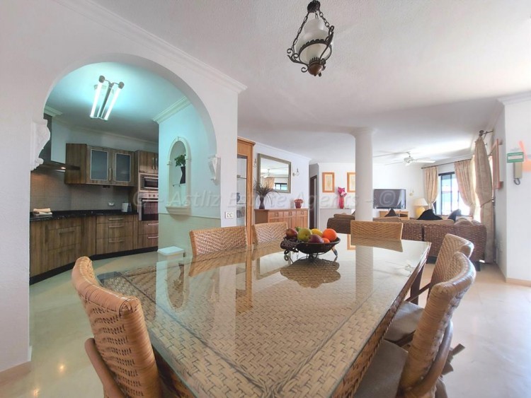 3 bed villa for sale in Club I, Los Gigantes