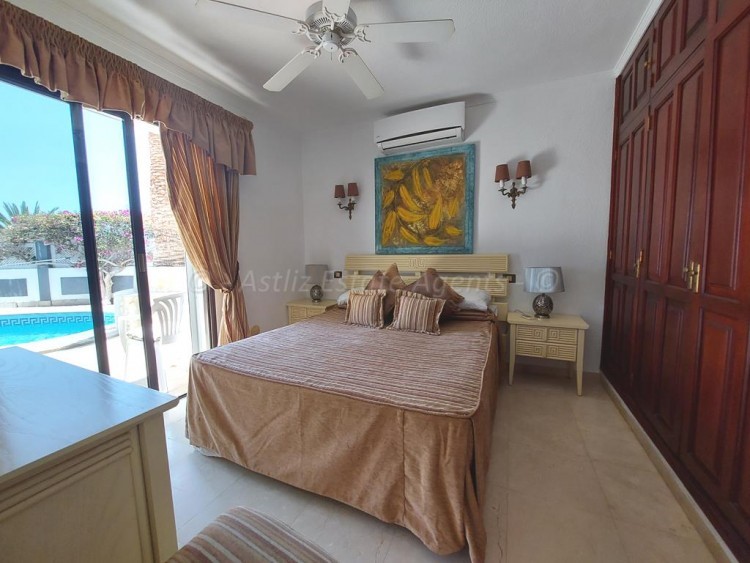 3 bed villa for sale in Club I, Los Gigantes