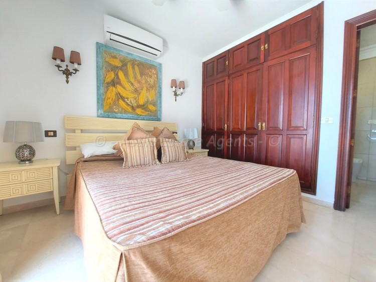 3 bed villa for sale in Club I, Los Gigantes