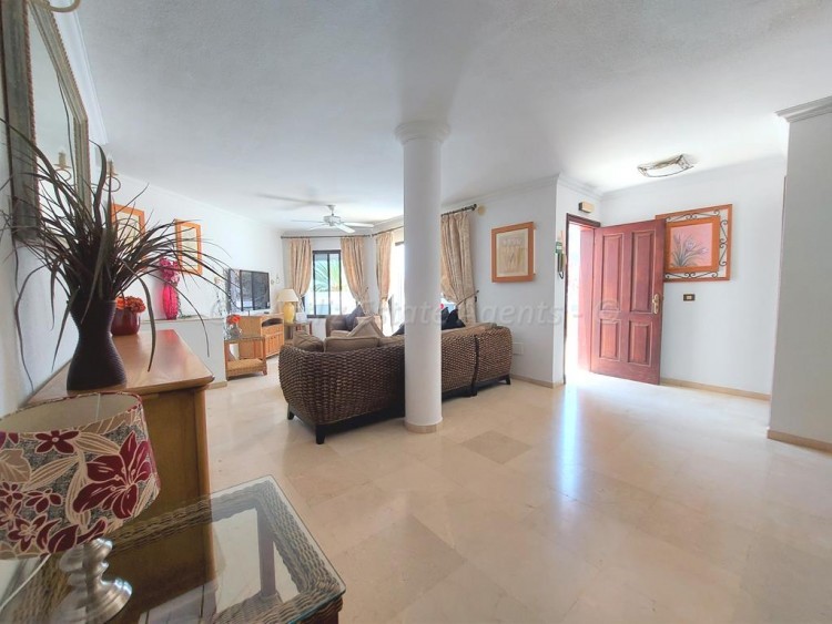 3 bed villa for sale in Club I, Los Gigantes