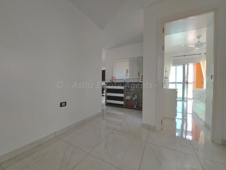 2 bed apartment for sale in Arenal, Golf del Sur