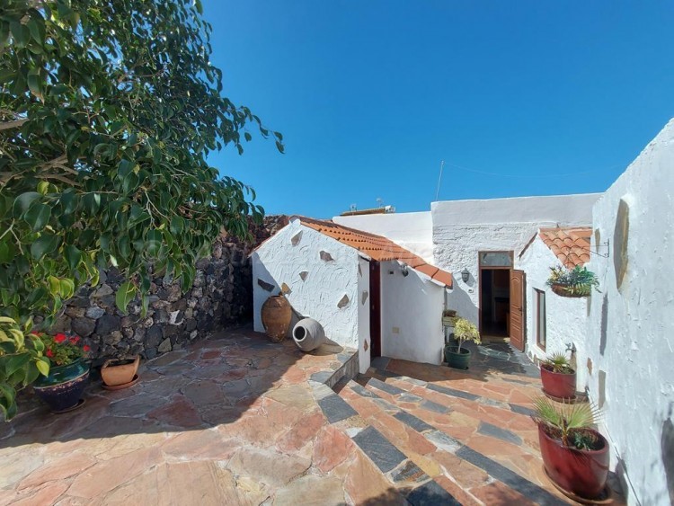 3 bed villa for sale in Guia de Isora