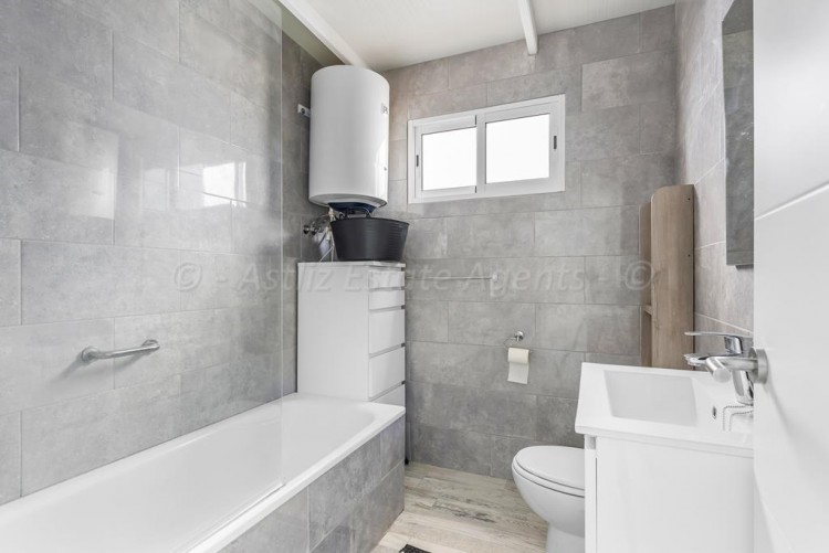 5 bed villa for sale in Chayofa