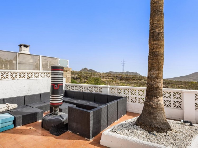 5 bed villa for sale in Chayofa