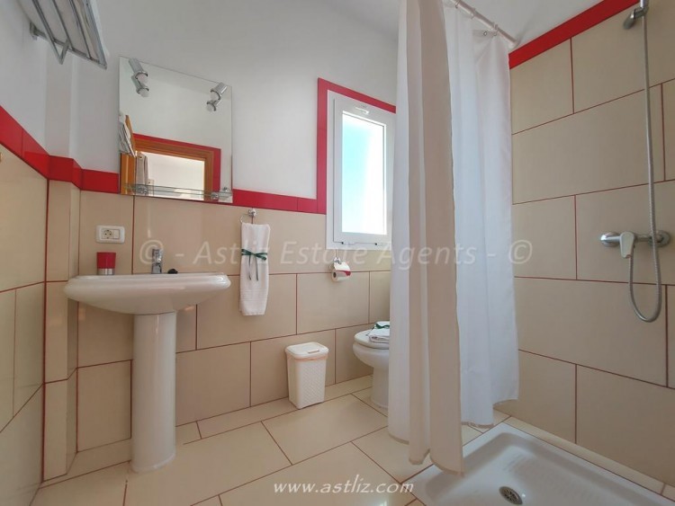 4 bed villa for sale in Playa Paraiso