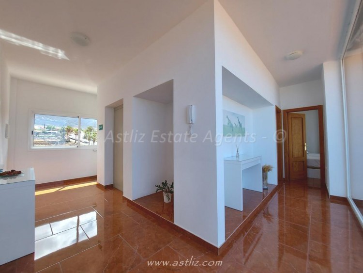 4 bed villa for sale in Playa Paraiso
