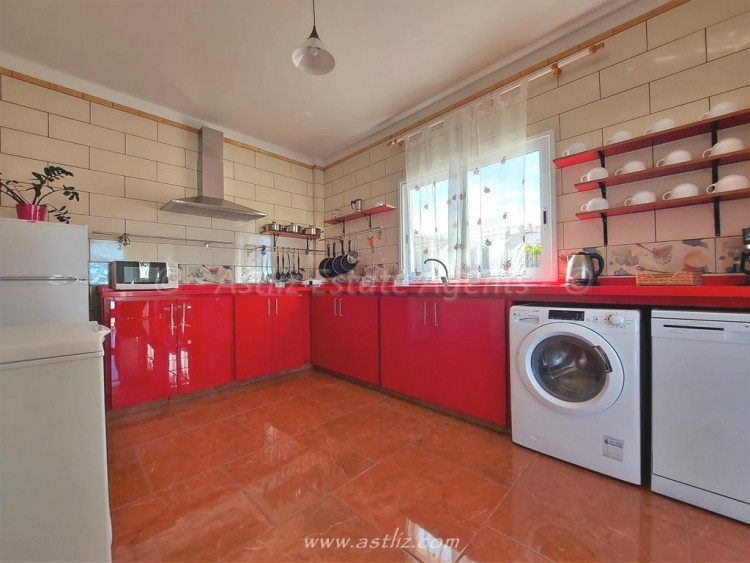 4 bed villa for sale in Playa Paraiso