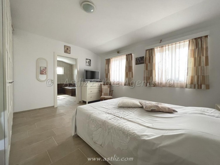 3 bed villa for sale in Costa del Silencio