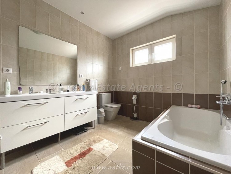 3 bed villa for sale in Costa del Silencio