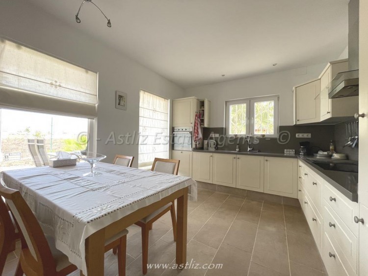 3 bed villa for sale in Costa del Silencio