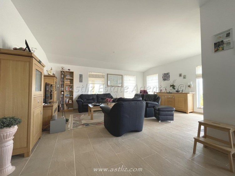 3 bed villa for sale in Costa del Silencio