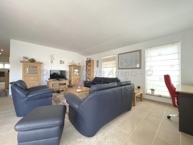 3 bed villa for sale in Costa del Silencio