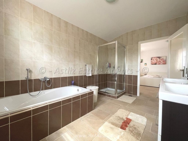 3 bed villa for sale in Costa del Silencio