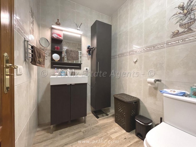 4 bed villa for sale in Alcala