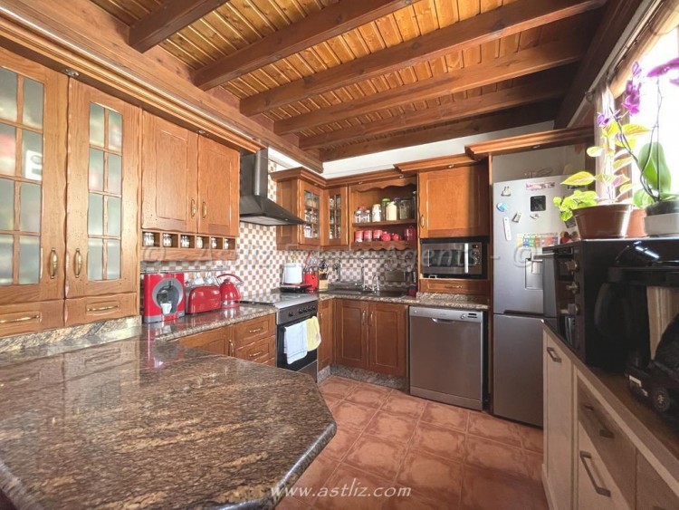 4 bed villa for sale in Alcala