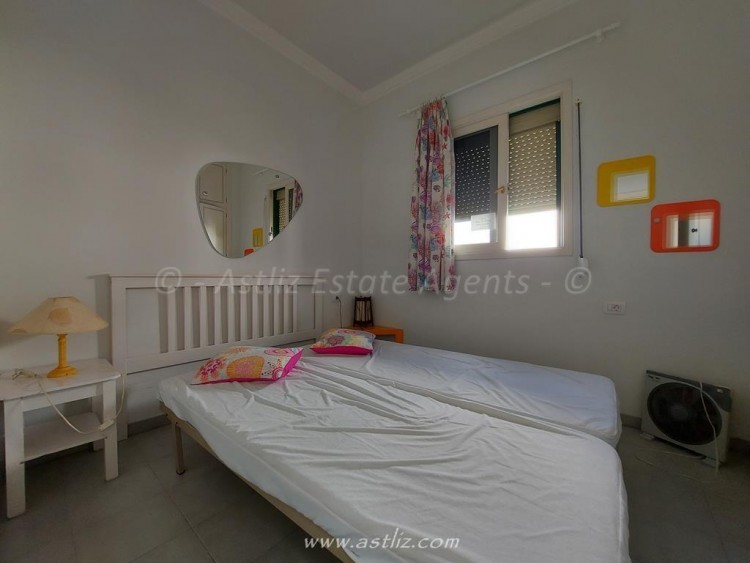 5 bed villa for sale in Los Gigantes