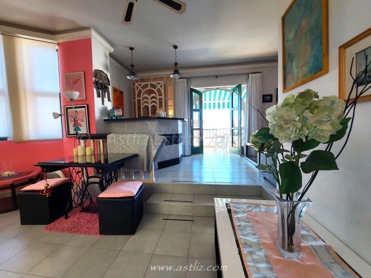5 bed villa for sale in Los Gigantes