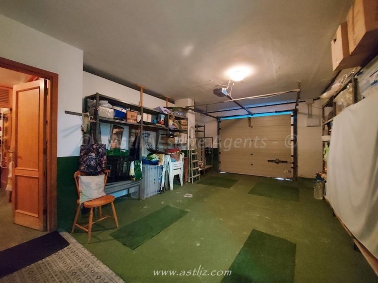 5 bed villa for sale in Los Gigantes