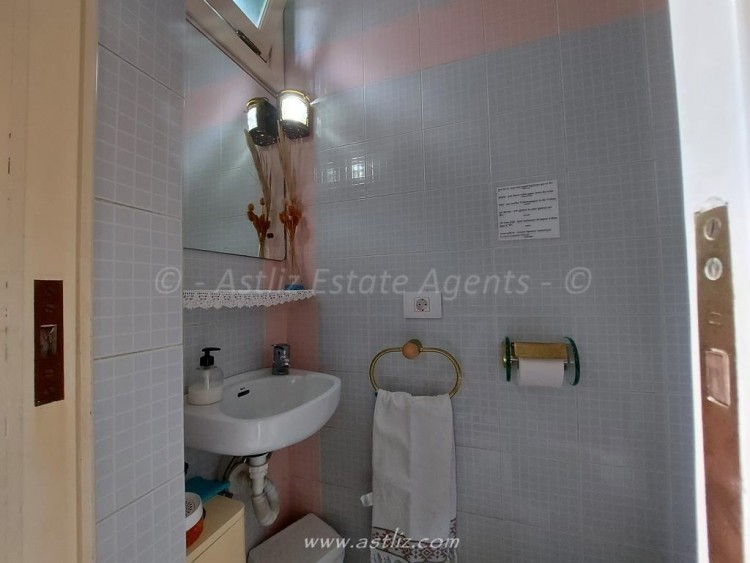 5 bed villa for sale in Los Gigantes