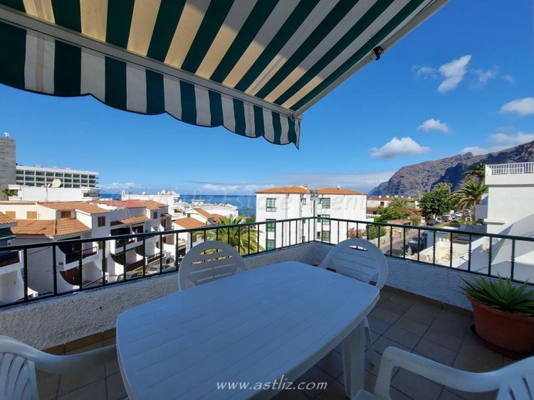 5 bed villa for sale in Los Gigantes