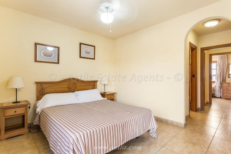 2 bed apartment for sale in Fairways Club, Amarilla Golf